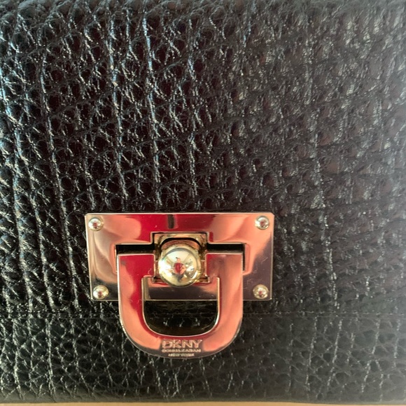 Dkny evening bag - Picture 2 of 7